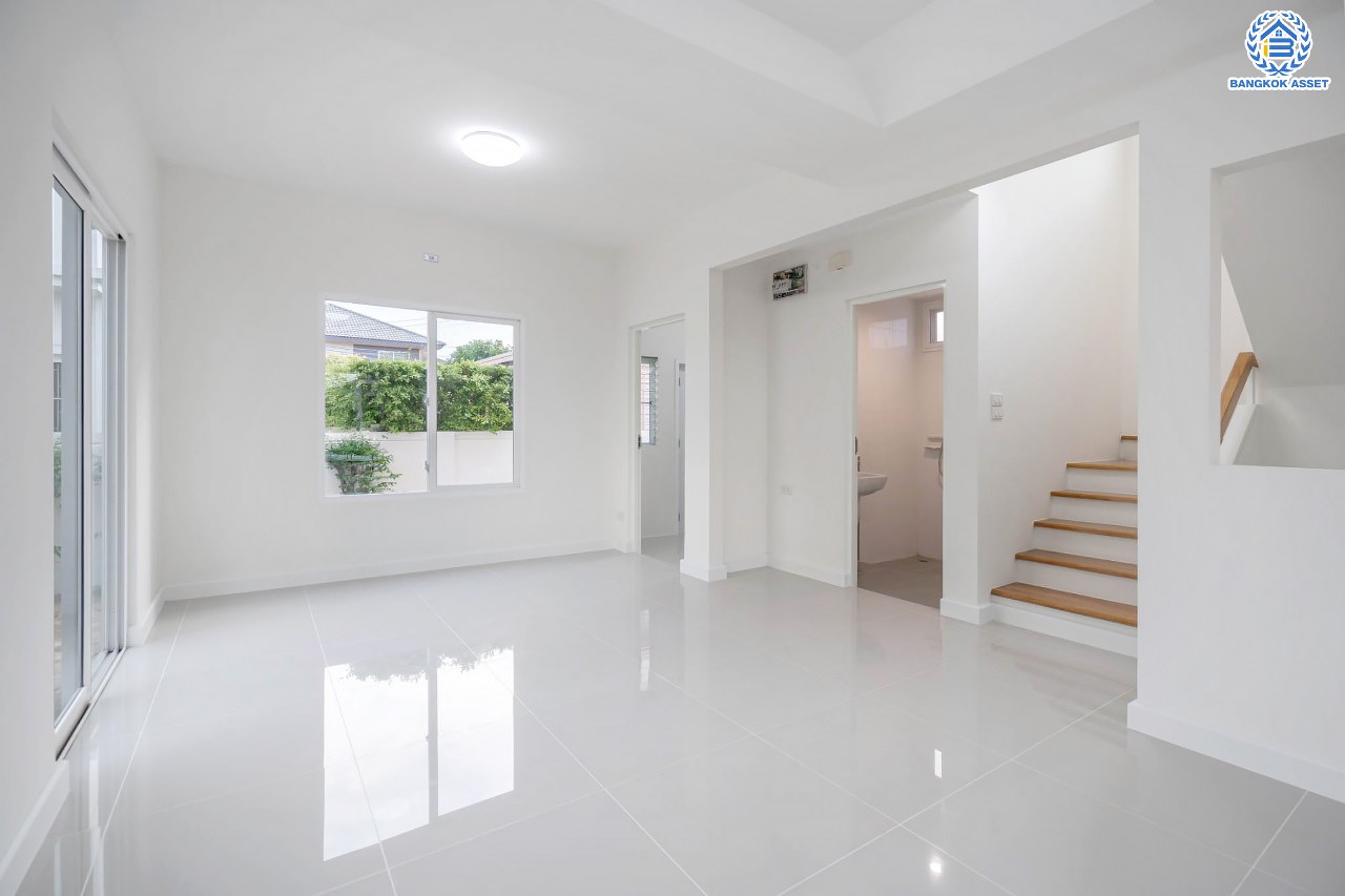 บ้านมือสองตกแต่งใหม่ คุณภาพแบรนด์ LH โครงการ ชัยพฤกษ์ ราชพฤกษ์-แจ้งวัฒนะ เนื้อที่ 50.1 ตร.ว. ฟังก์ชัน 3 ห้องนอน 2 ห้องน้ำ 2 ที่จอดรถ ภายในตกแต่งหรูหรา บนทำเลศักยภาพติดถนนราชพฤกษ์ เชื่อมสู่แจ้งวัฒนะได้อย่างรวดเร็ว ใกล้รถไฟฟ้าสายสีชมพู "ปากเกร็ด" จุดขึ้นทางด่วน "แจ้งวัฒนะ" โรบินสัน ไลฟ์สไตล์ ราชพฤกษ์ และ โลตัส นอร์ธราชพฤกษ์